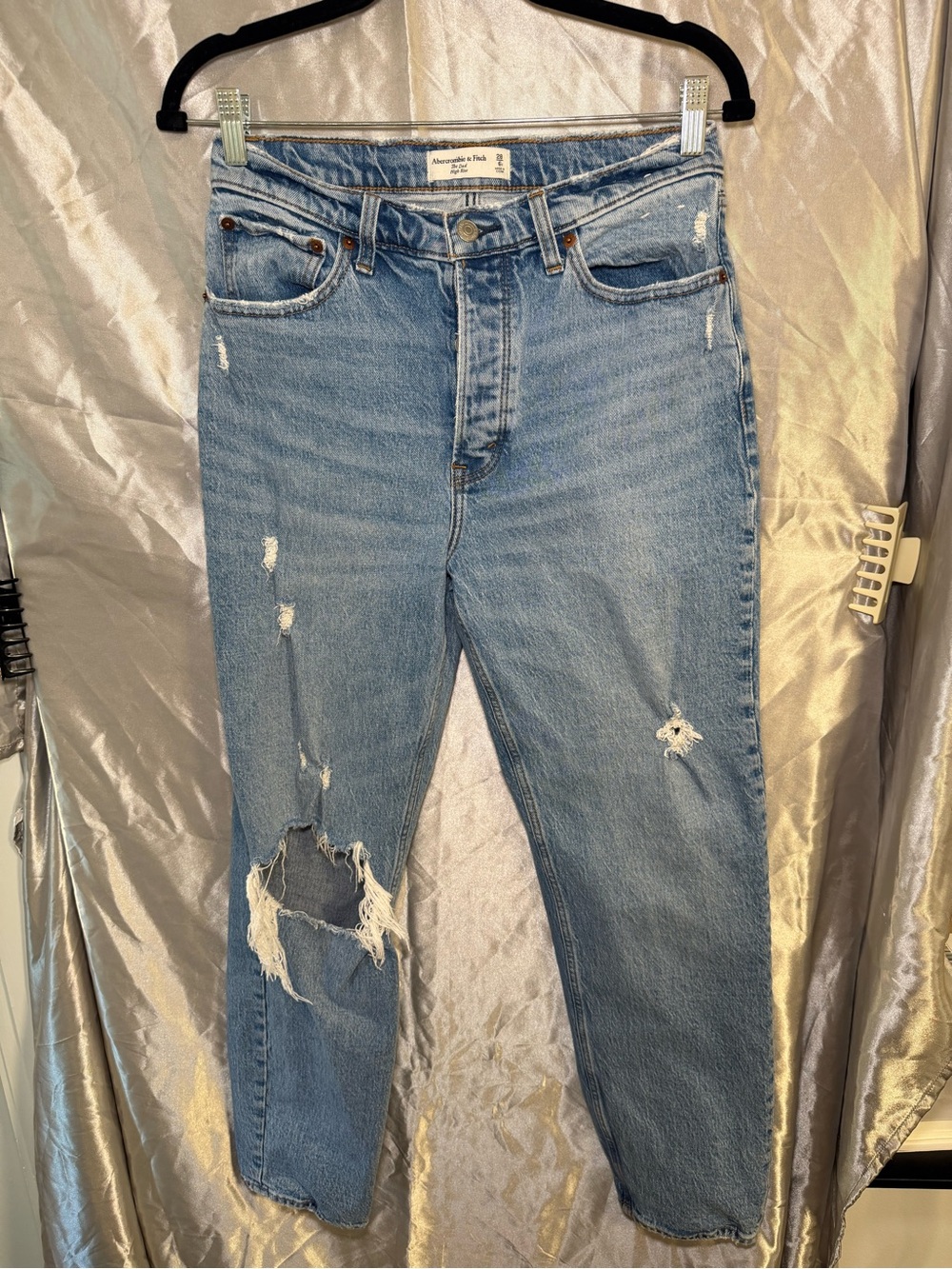 Abercrombie & Fitch High Rise Distressed The Dad Jeans Size 28